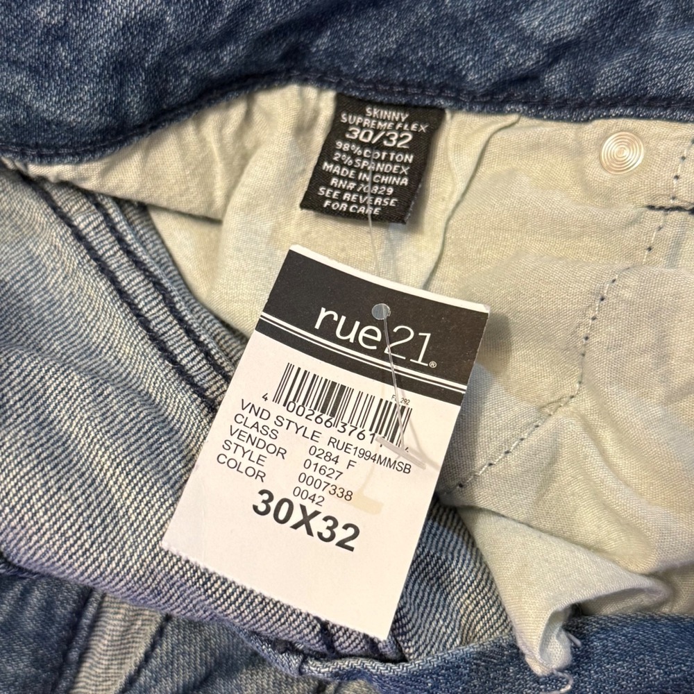 Rue21 Supreme Flex‎ Skinny Jeans Mens 30x32 Medium Wash Distressed Ripped Denim - Picture 4 of 6